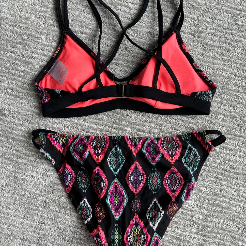 Xhilaration Women’s Bikini Set - Picture 2 of 3
